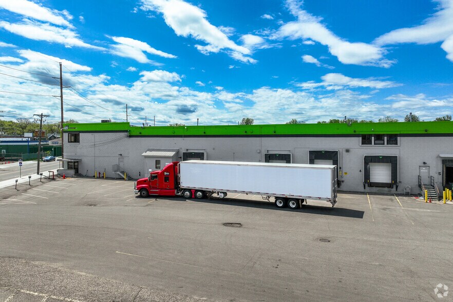 More Photos Of 429-489 Prior Ave N, Saint Paul Warehouse For Lease