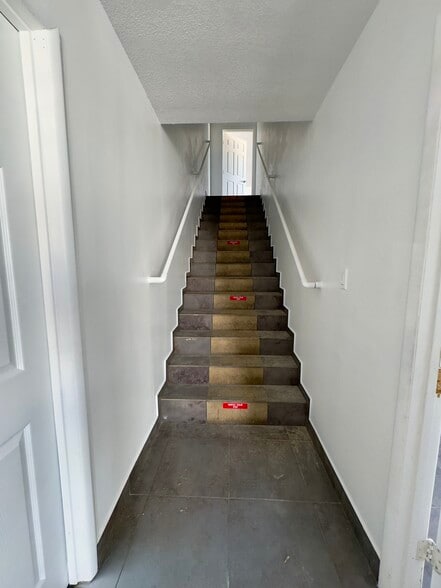 More Photos Of 9819 Glenoaks Blvd, Sun Valley Manufacturing For Sale