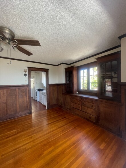 More Photos Of 3915 Bluff Pl, San Pedro Apartments For Sale