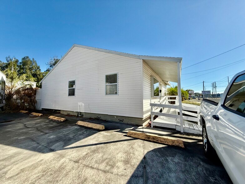 More Photos Of 2914 Kenilworth Blvd, Sebring Industrial For Sale