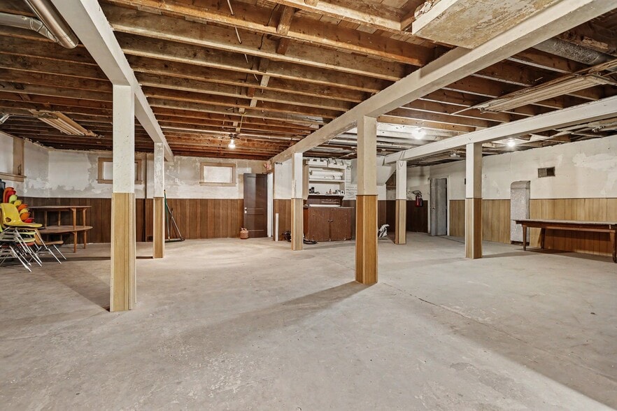 More Photos Of 9 W Shepard St, Hartford Religious Facility For Sale