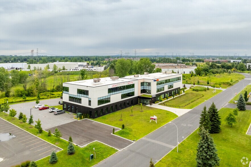 More Photos Of 1060 Rue Parent, St-Bruno-de-Montarville Office For Lease