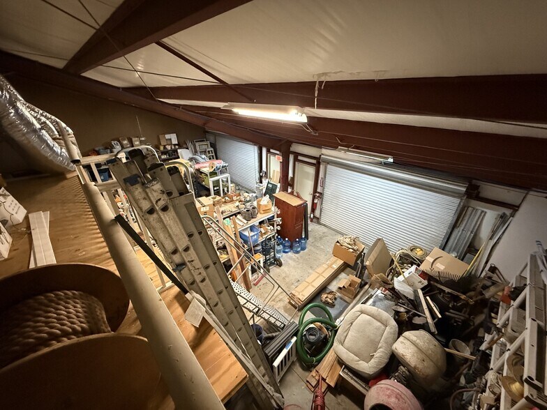More Photos Of 5131 Industry Dr, Melbourne Research And Development For Lease