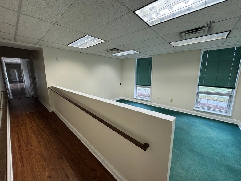 More Photos Of 400 Battaile Dr, Winchester Manufacturing For Lease