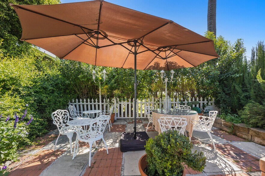 More Photos Of 419 W Commonwealth Ave, Fullerton Restaurant For Sale