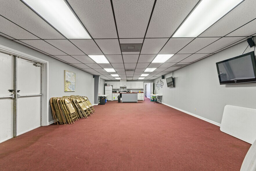 More Photos Of 650 S Doctor M Roper Pky, Bullard Religious Facility For Sale