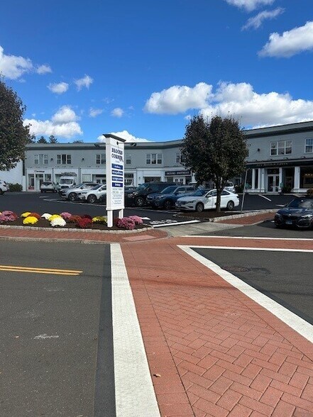 More Photos Of 136 Main St, Westport Unknown For Lease