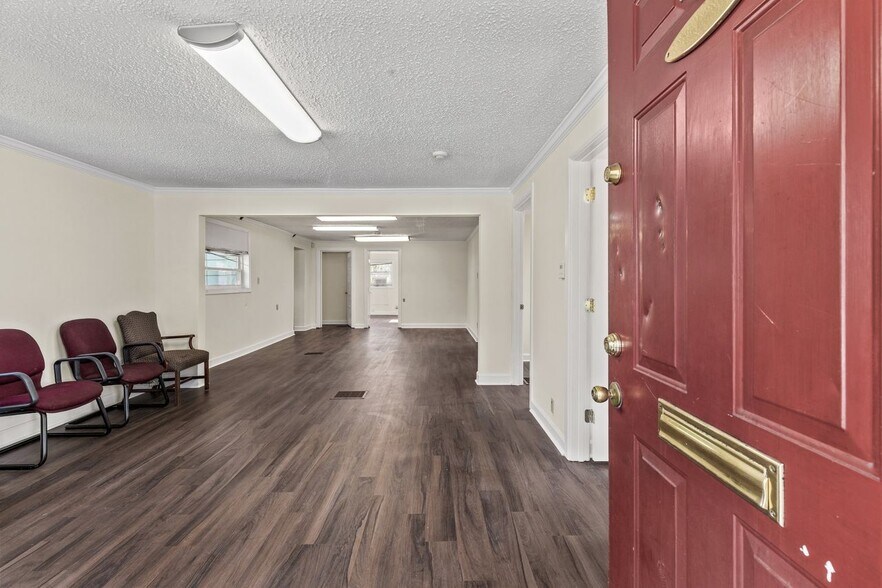 More Photos Of 9044 Middlebrook Pike, Knoxville Auto Dealership For Lease