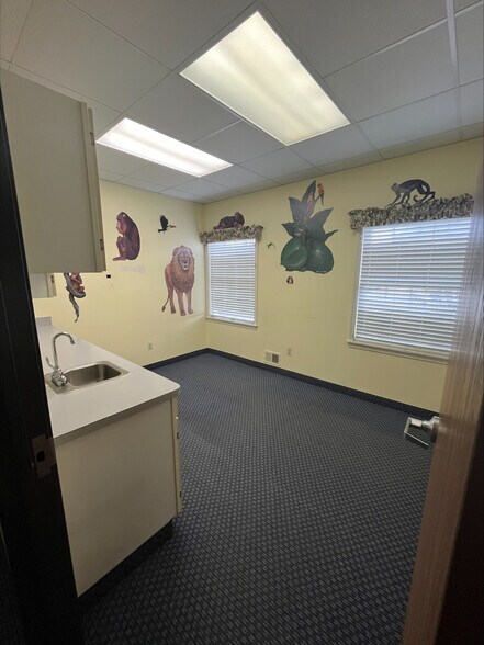 More Photos Of 4154 River Rd, East China Medical For Sale