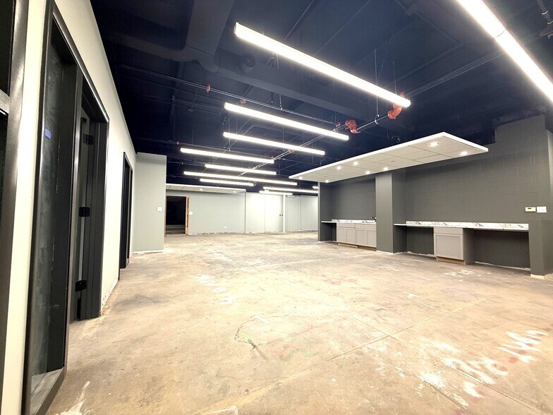 More Photos Of 610 Maryknoll Dr, Lockport Office For Lease