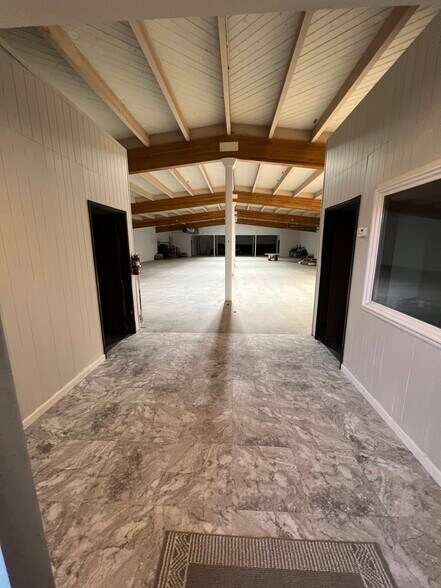 More Photos Of 735 Stocker Rd, Big Bear Lake Storefront Retail Office For Lease