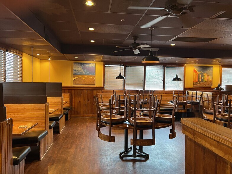 More Photos Of 3946 State Route 31, Liverpool Restaurant For Sale