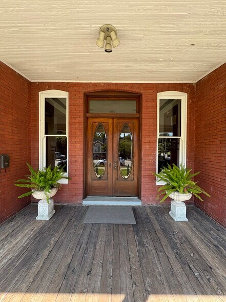 More Photos Of 143 4th Ave N, Franklin Loft Creative Space For Lease