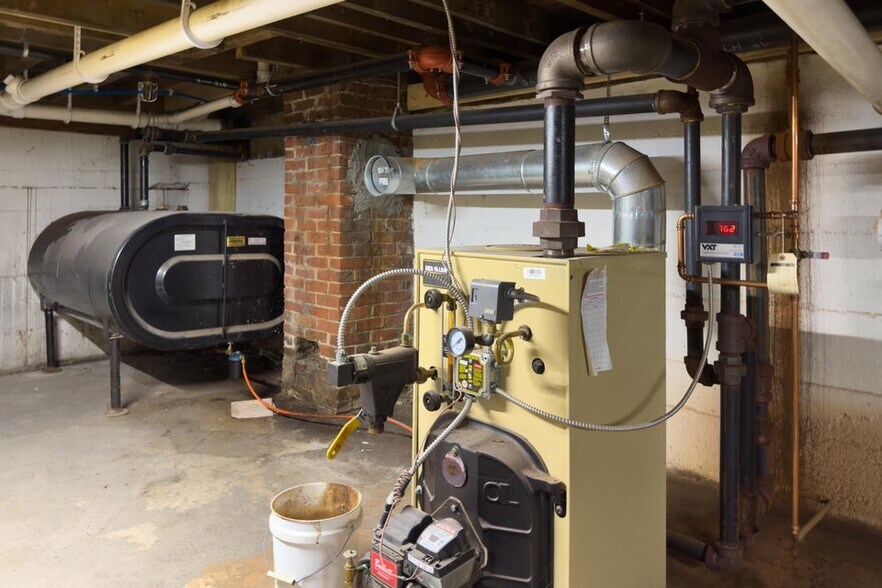 More Photos Of 367 Main St, Rockland Storefront For Sale