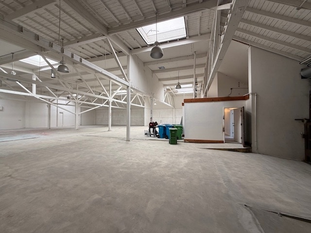 More Photos Of 1970 Carroll Ave, San Francisco Warehouse For Lease