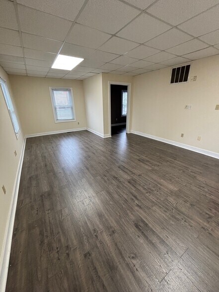 More Photos Of 1249 Mall Dr, North Chesterfield Medical For Lease