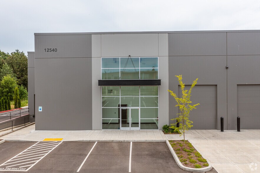 More Photos Of 12540 SW Leveton Dr, Tualatin Manufacturing For Sale