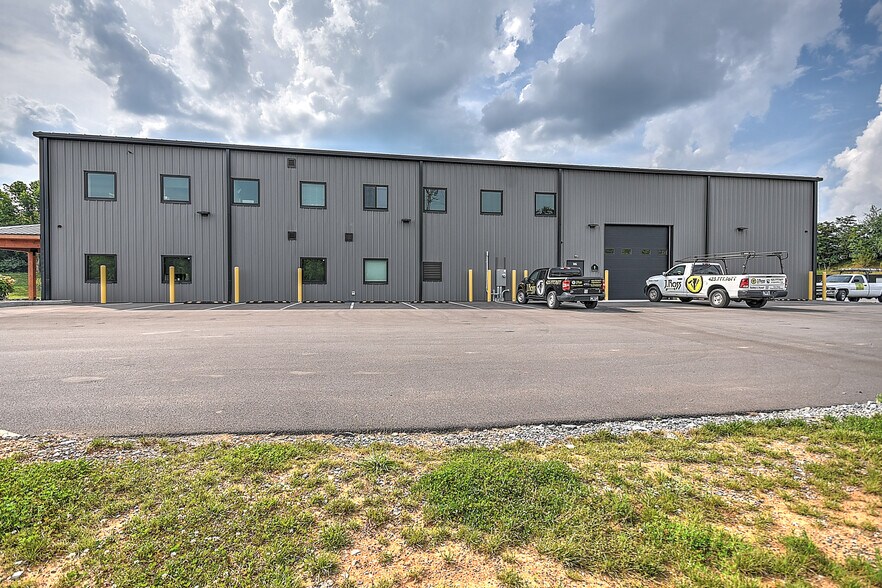 More Photos Of 915 Millennium Ct, Blountville Warehouse For Sale