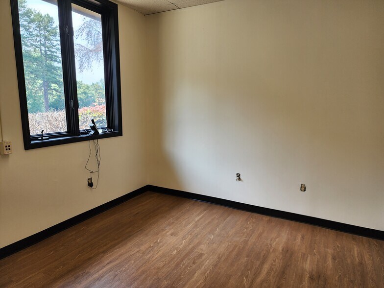 More Photos Of 2 Fisher Rd, Greenville Schools For Sale