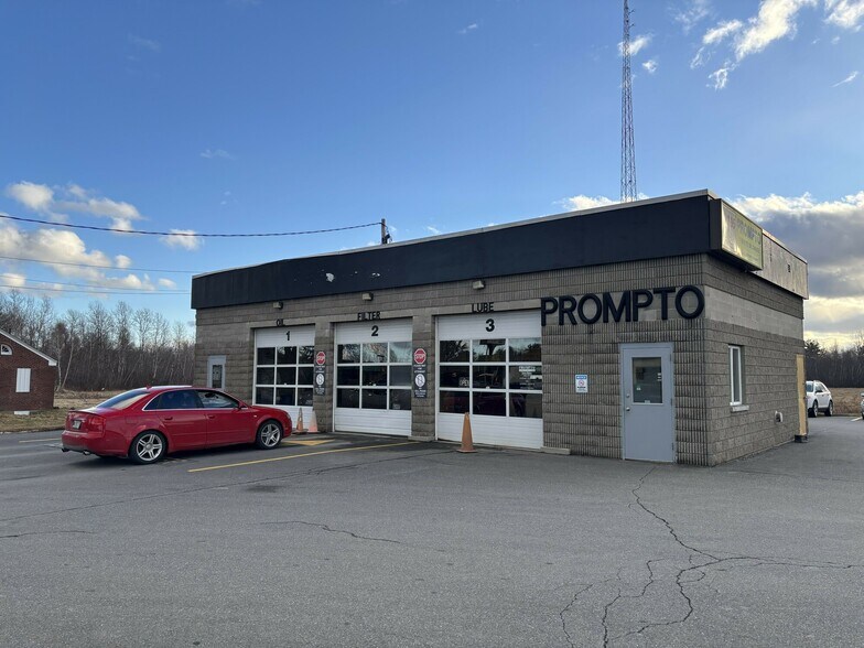 More Photos Of 471 Wilson St, Brewer Service Station For Sale