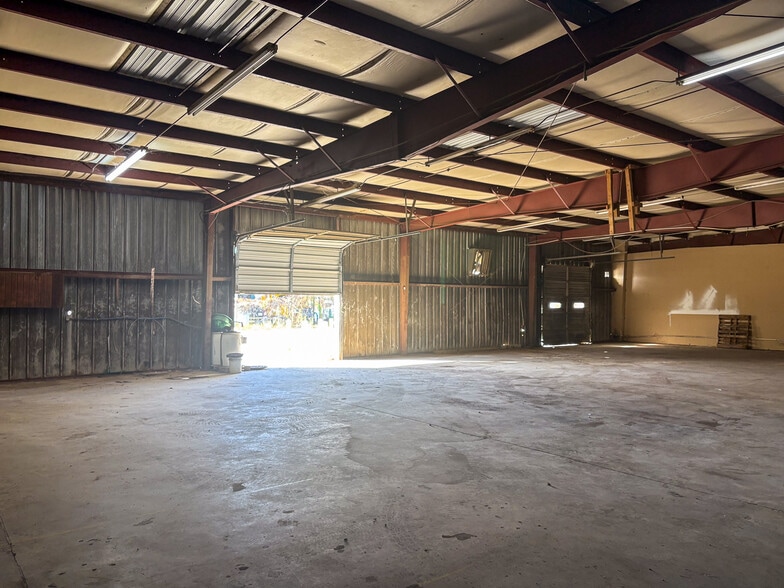 More Photos Of 220 Eagle Rd, Goose Creek Light Distribution For Lease