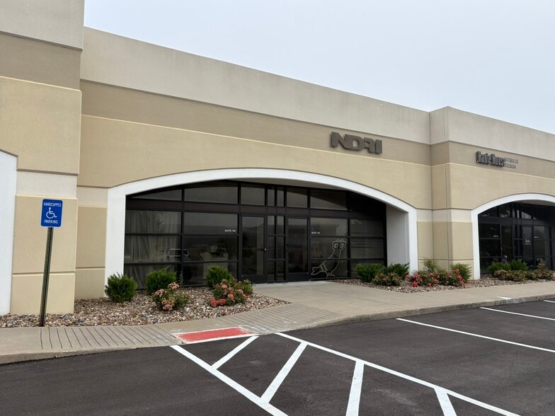 More Photos Of 1920 W 143rd St, Leawood Office For Sale