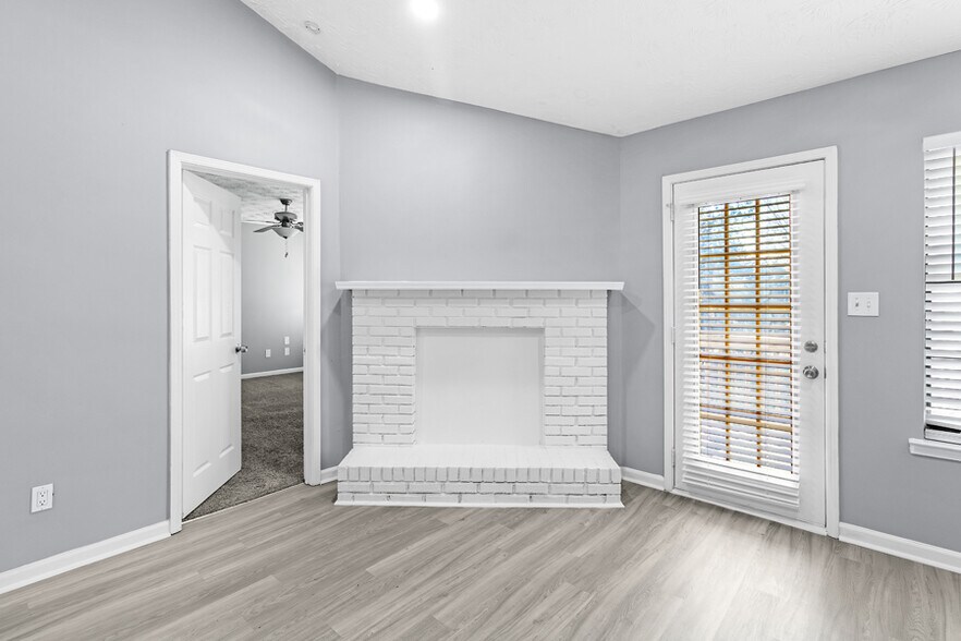 More Photos Of 563 Briar Hill Ct, Riverdale Apartments For Sale
