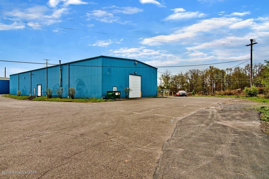 More Photos Of 220 Oak Hill Rd, Mountain Top Distribution For Sale