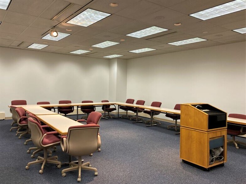More Photos Of 10 N Ludlow St, Dayton Office For Lease