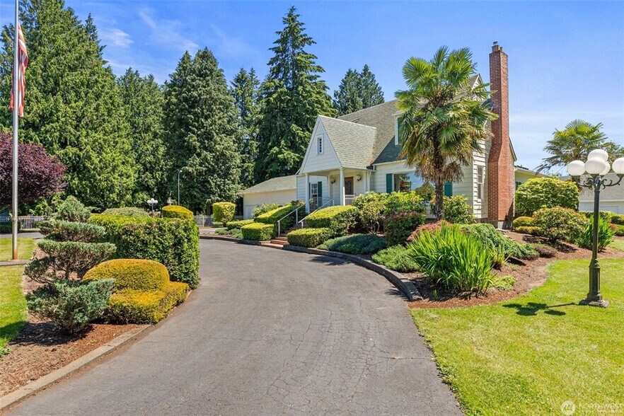 More Photos Of 1026 Alder St, Centralia Office Residential For Sale
