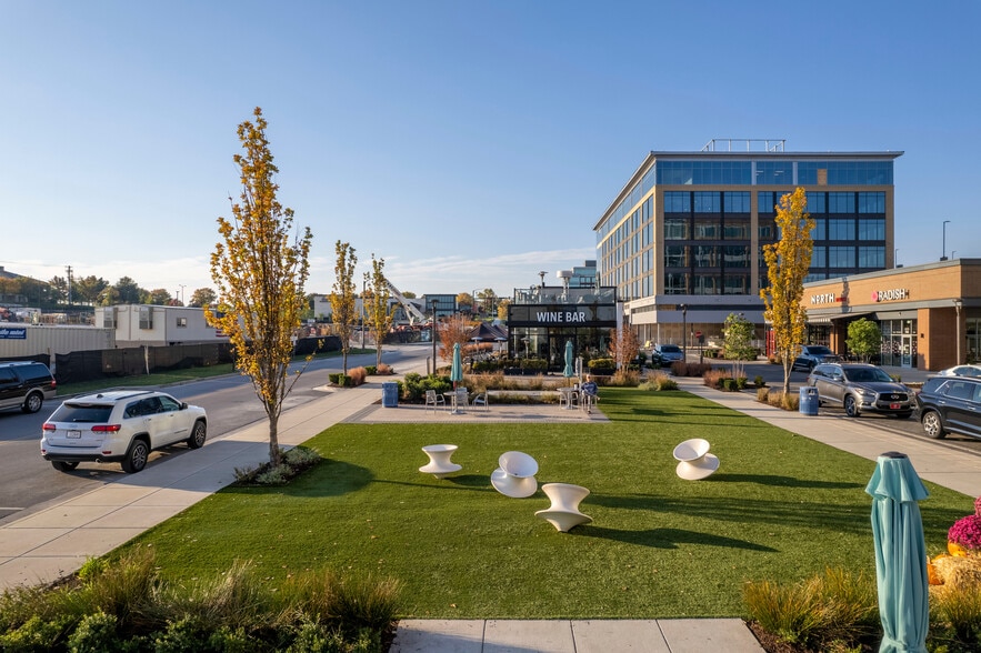 More Photos Of 4041 Aspen Grove Dr, Franklin General Retail For Lease