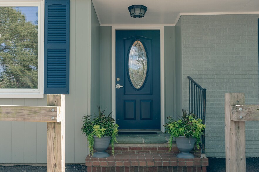 More Photos Of 3042 Brambleton Ave, Roanoke Office Residential For Sale