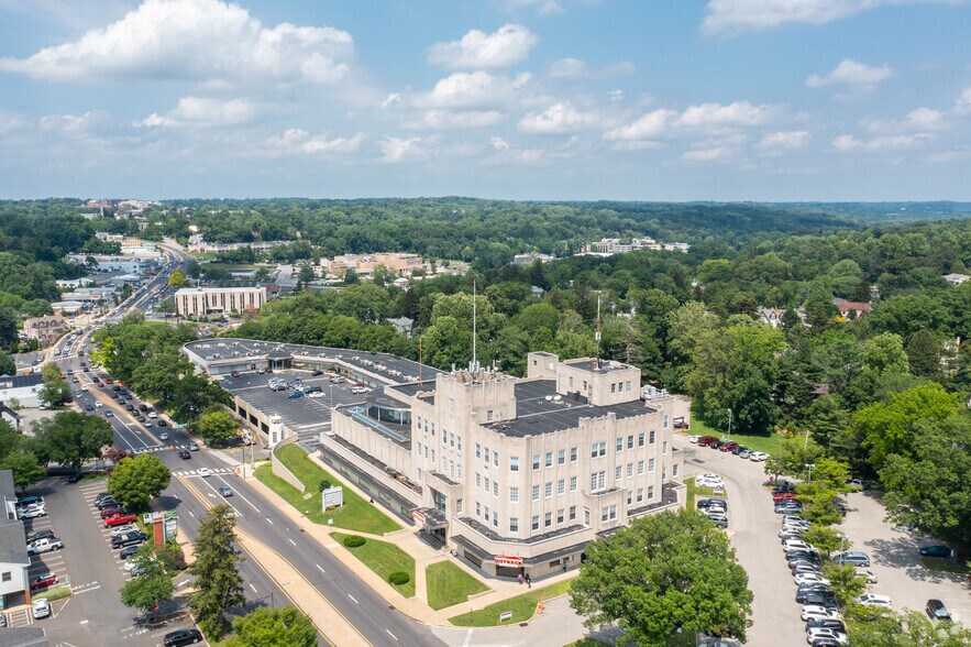 More Photos Of 610 Old York Rd, Jenkintown Office For Lease