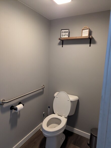 More Photos Of 24901 Red Arrow Hwy, Mattawan Restaurant For Lease