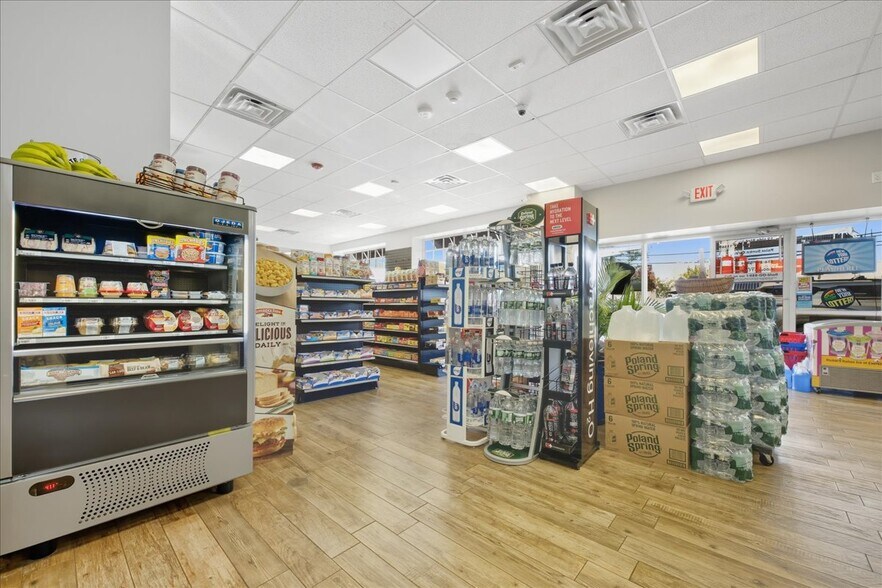 More Photos Of 12 Lido Blvd, Point Lookout Service Station For Sale