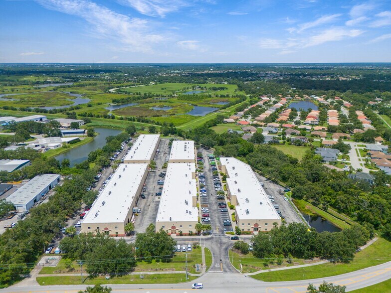 More Photos Of 6341 Porter Rd, Sarasota Light Distribution For Sale