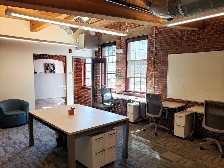 More Photos Of 1167 Massachusetts Ave, Arlington Coworking Space