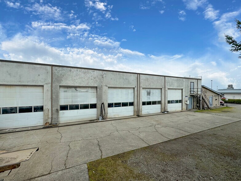 More Photos Of 275 S 7th Ave, Sequim Auto Repair For Sale