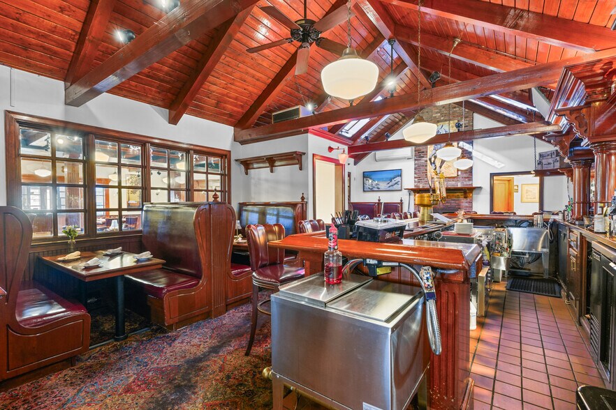 More Photos Of 488 South St, Hyannis Restaurant For Sale