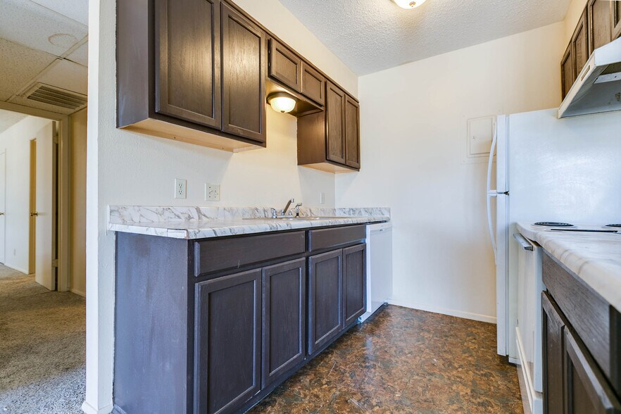 More Photos Of 1707-1717 Greenwood St, San Angelo Apartments For Sale