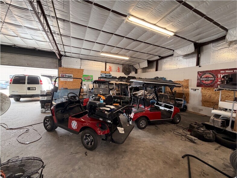 More Photos Of 904 Jan-Mar Ct, Clermont Flex For Lease