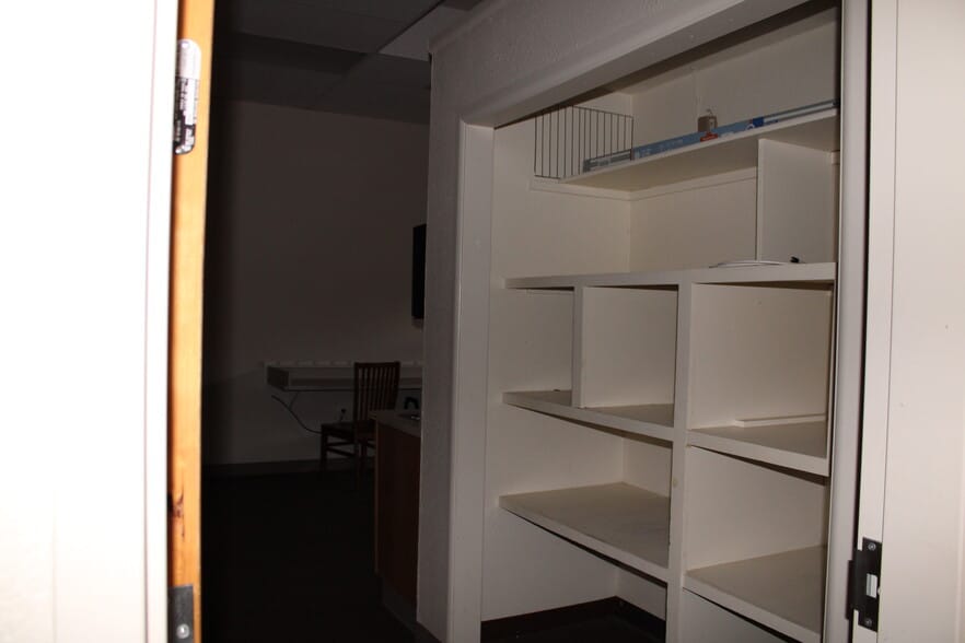 More Photos Of 1275 Anthony Dr, Anthony Medical For Lease