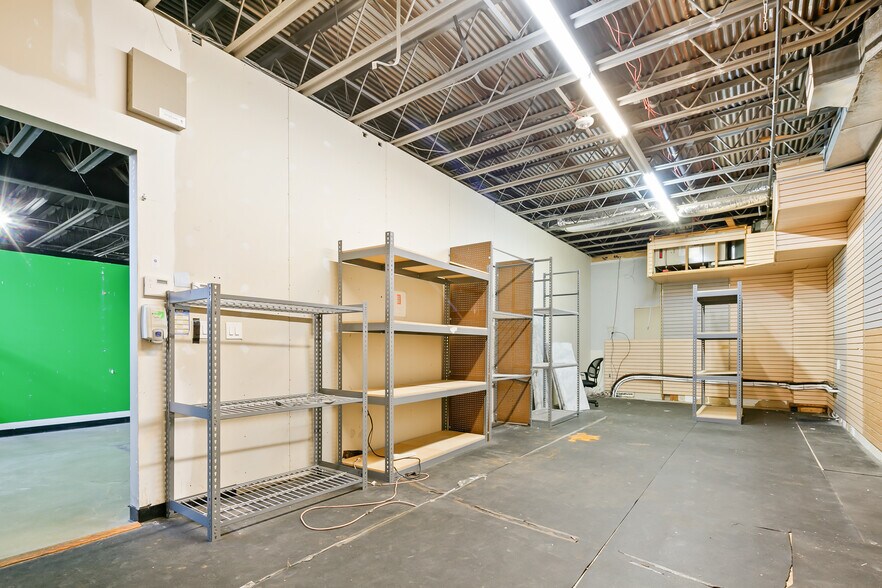 More Photos Of 183 S Broadway, Hicksville Office For Lease