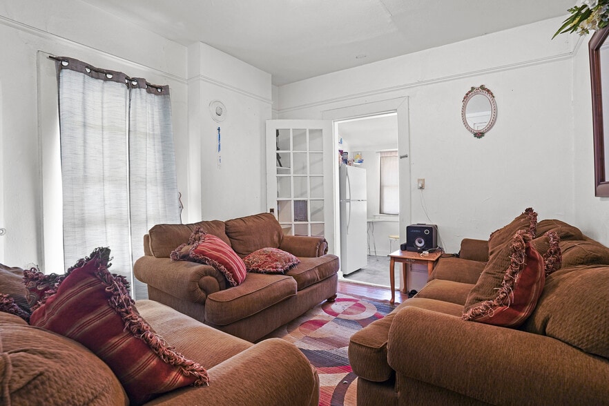 More Photos Of 1207 E Rio Grande Ave, El Paso Apartments For Sale