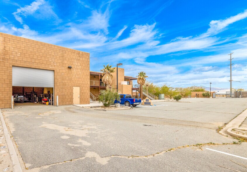 More Photos Of 3301 Micro Pl, Palm Springs Manufacturing For Lease