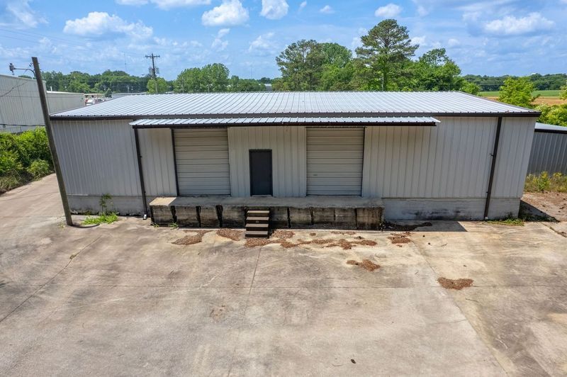 More Photos Of 835 McEntire Ln, Decatur Industrial For Sale