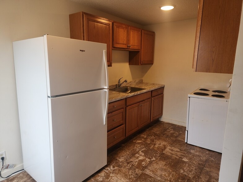 More Photos Of 48 SW Chehalis Ave, Chehalis Showroom For Sale