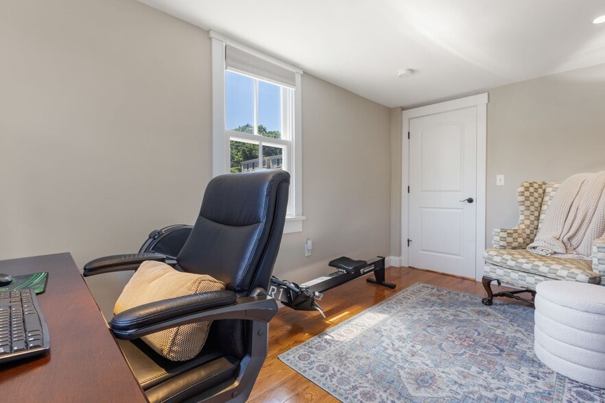 More Photos Of 67 North St, Hingham Apartments For Sale