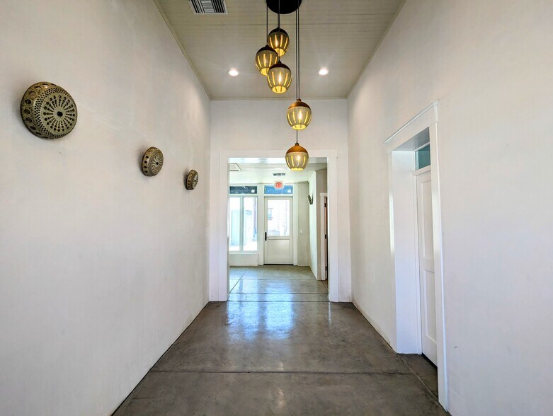 More Photos Of 487-489 S Meyer Ave, Tucson General Retail For Lease