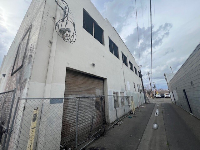 More Photos Of 208 E Olive Ave, Turlock Storefront For Sale